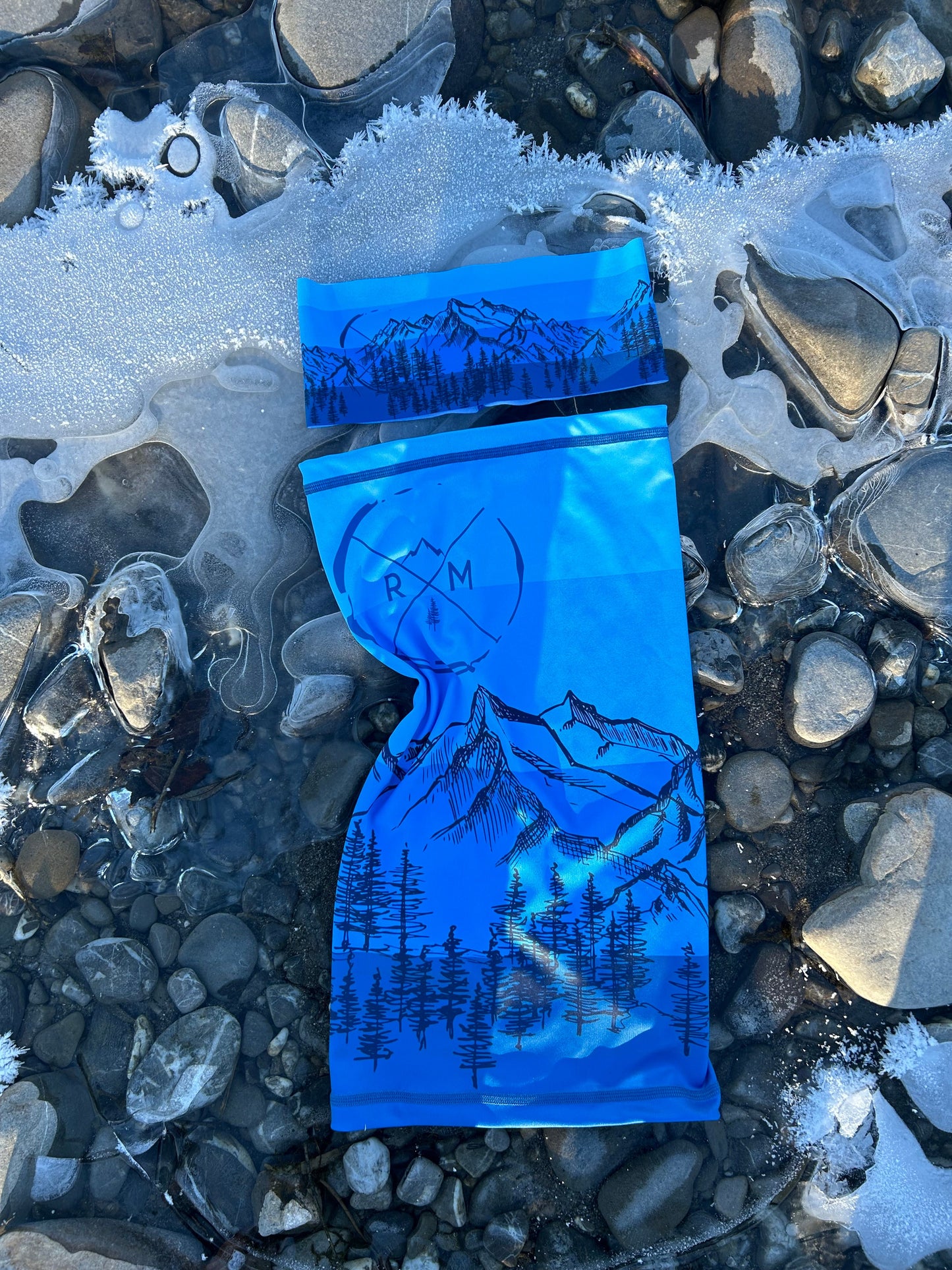 #Mountainlove BLAU Band + Loop